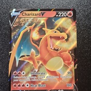 Charizard V Pokémon Card